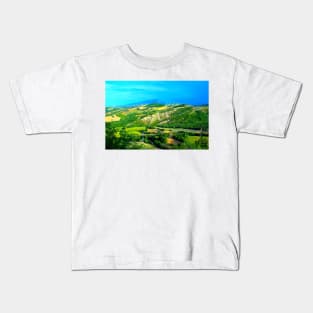 Scenery in Force with Monte dell'Ascensione, badlands, ravines, thickets, poles Kids T-Shirt